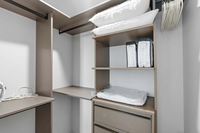 Building Photo - 11 NE 6th St