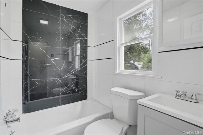 Building Photo - 246 Orchard Dr