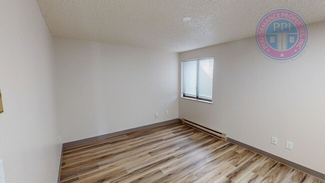 Building Photo - tuf8640