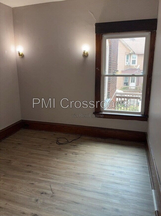 Building Photo - 1388 W 91st St