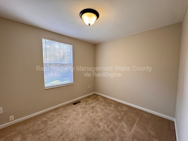 Building Photo - 104 Benedict Ln