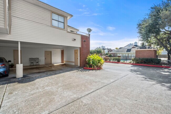 Building Photo - 1103 Dulles Ave