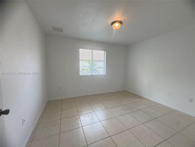 Building Photo - 8802 NW 109th Ct