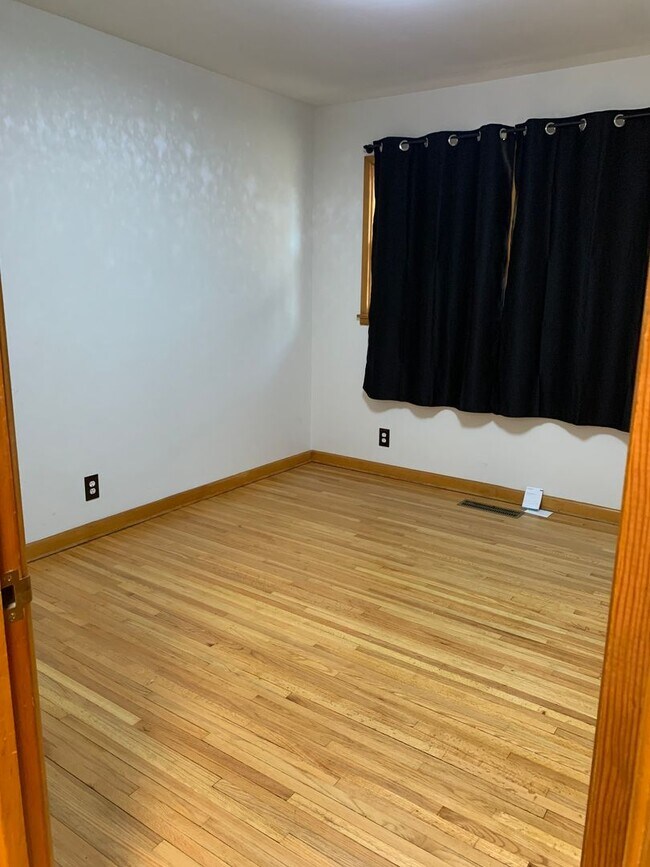 Building Photo - 1206 E Fortuna St