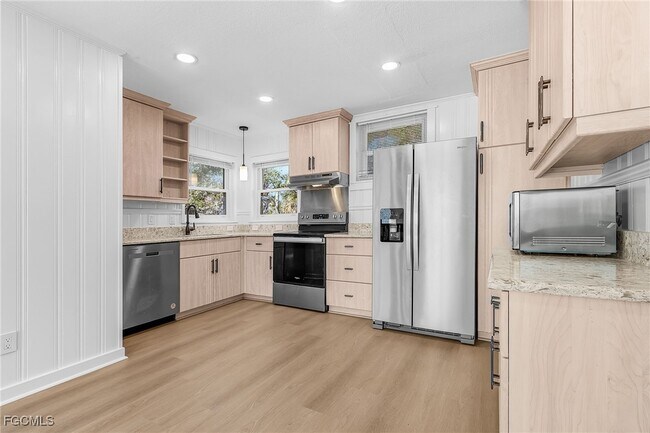 Building Photo - 5731 Lauder St