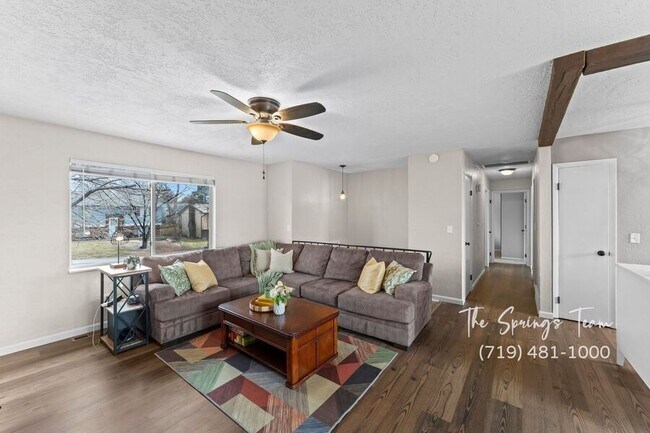 Building Photo - 1730 Hathaway Dr