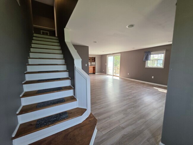 Building Photo - 25711 Delmar Rd