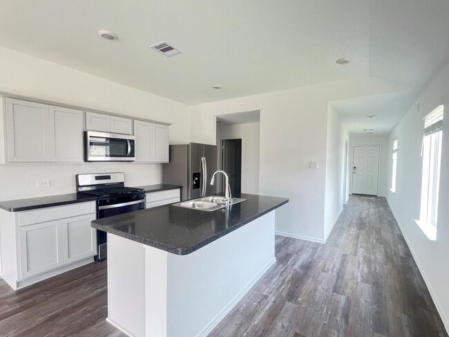 Building Photo - 5930 Cypress Hts Dr