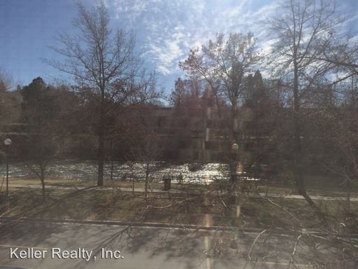 Building Photo - 1045 Riverside Dr