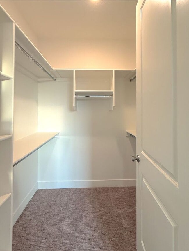 Building Photo - New 3 bed, 2 bath home with two car garage