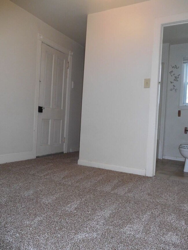 Building Photo - 147-149 N. Potomac Street