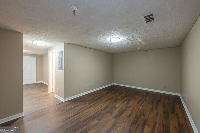 Building Photo - 330 Herndon Way