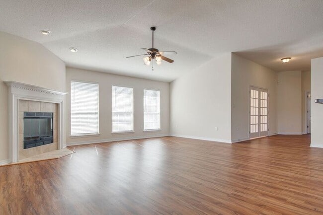 Building Photo - 5851 Chi Chi Cir