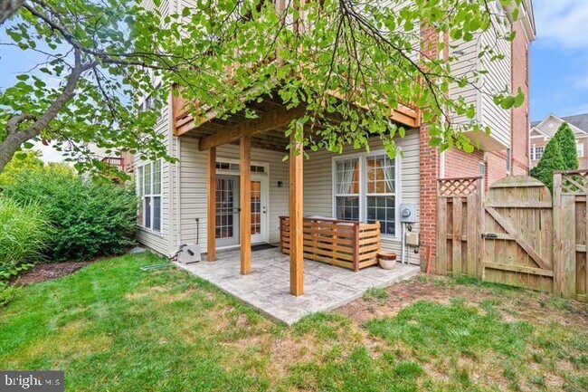 Building Photo - 43220 Becontree Terrace