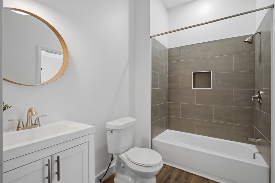 Building Photo - 375 Inman St SW