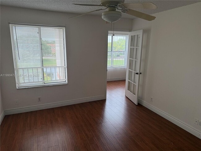 Building Photo - 3330 Pinewalk Dr N