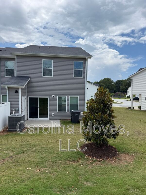 Building Photo - 206A Telford Dr.