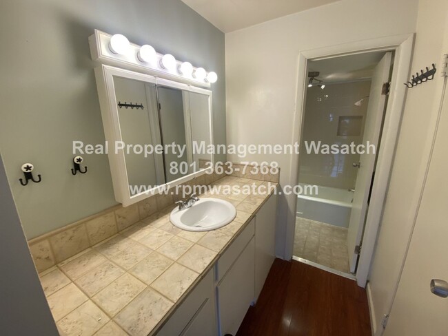 Building Photo - 50% off January Rent! Charming 1-Bedroom c...