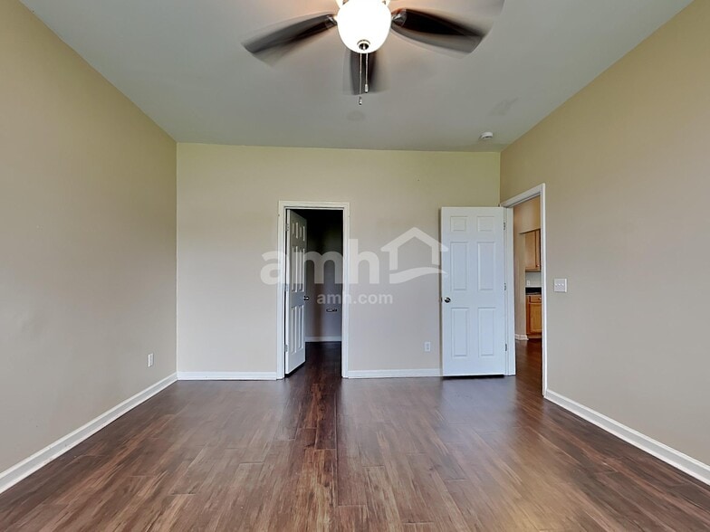 Building Photo - 504 Greywood Ln