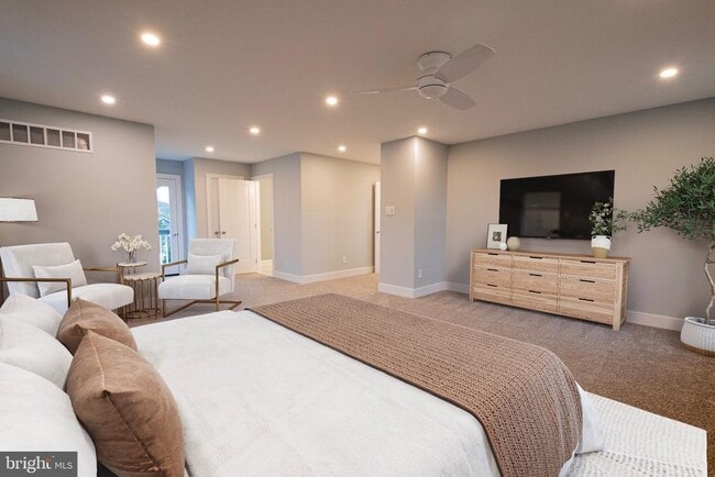 Building Photo - 21 Manor Rd