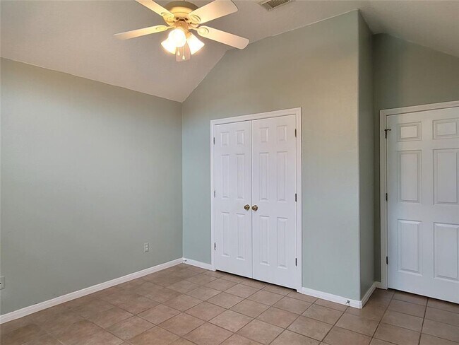 Building Photo - 115 Blue Bird Ct