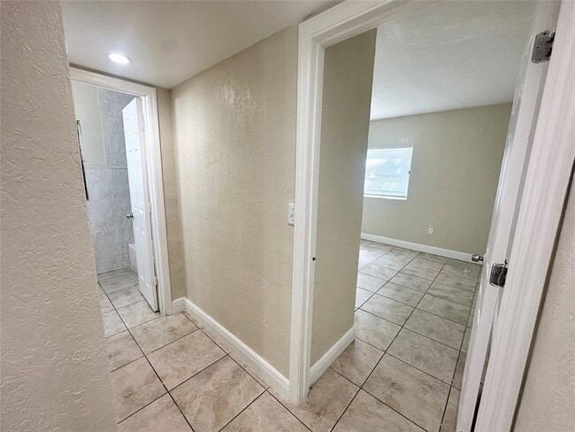 Building Photo - 260 NW 106th St