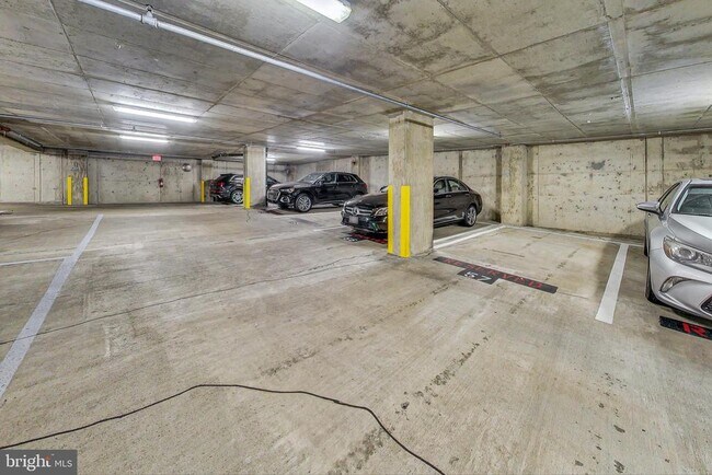 Building Photo - 1150 K St NW