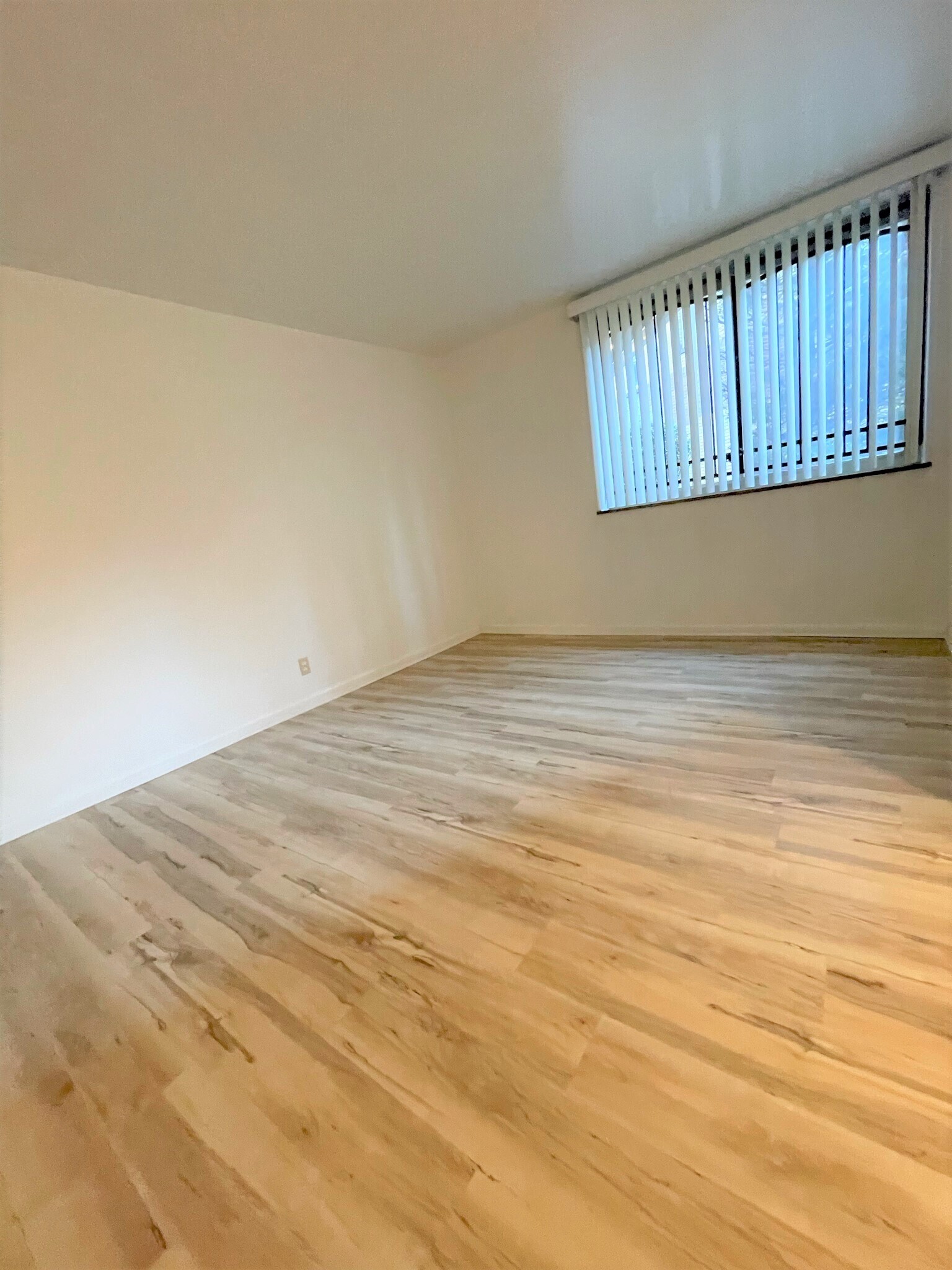 Building Photo - 5712 Phillips Ave