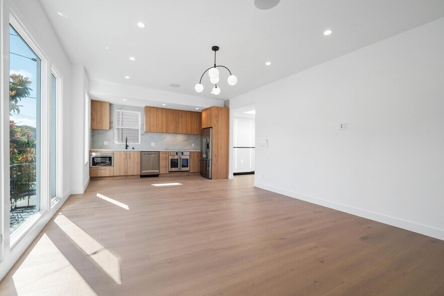 Building Photo - 1815 35th Ave