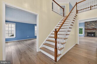 Building Photo - 12320 Pissaro Dr