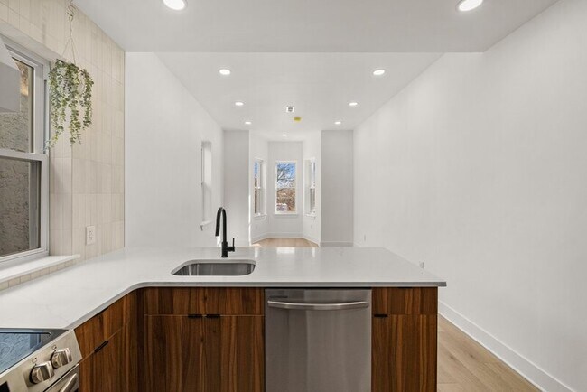 Building Photo - 2345 N 16th St