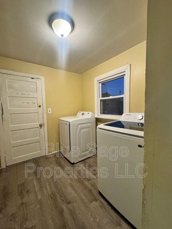 Building Photo - 906 Coates St