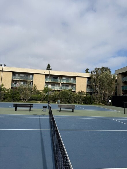 Building Photo - 576 N Bellflower Blvd