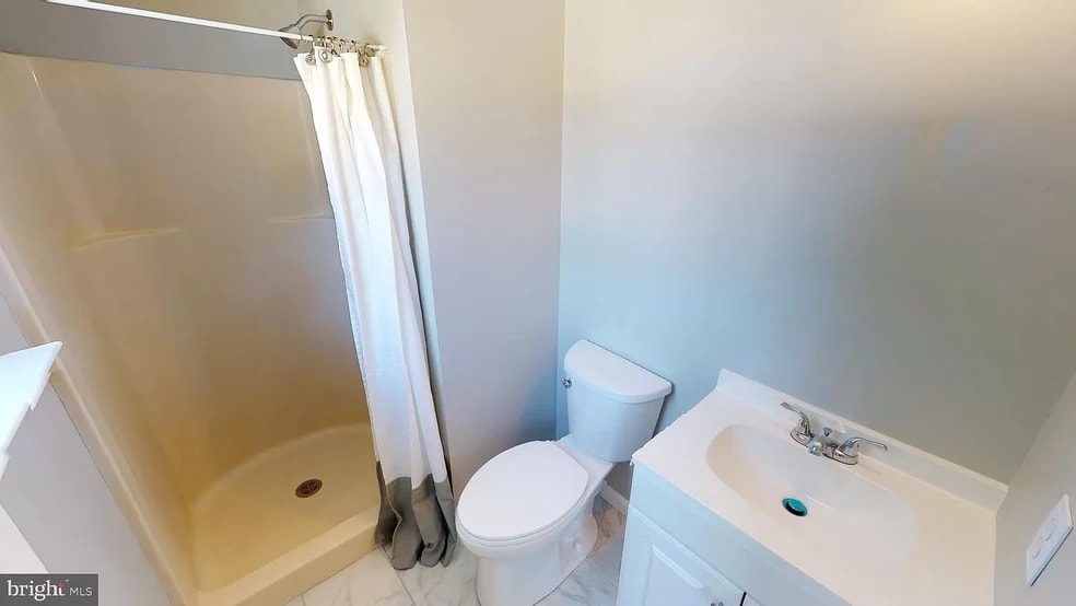 Master bathroom - 22234 Hawthorne Way