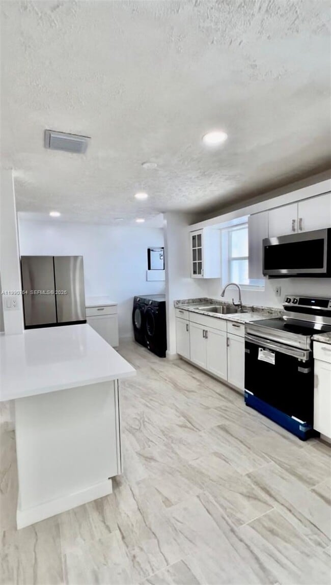 Building Photo - 1800 SW 87th Ave