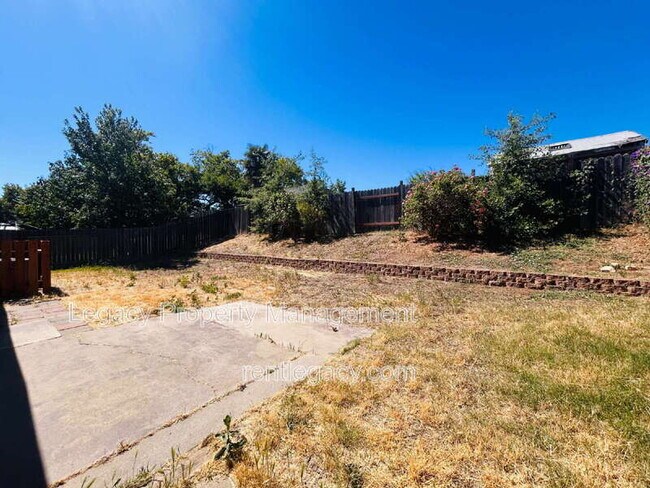 Building Photo - 6841 Castleberry Cir