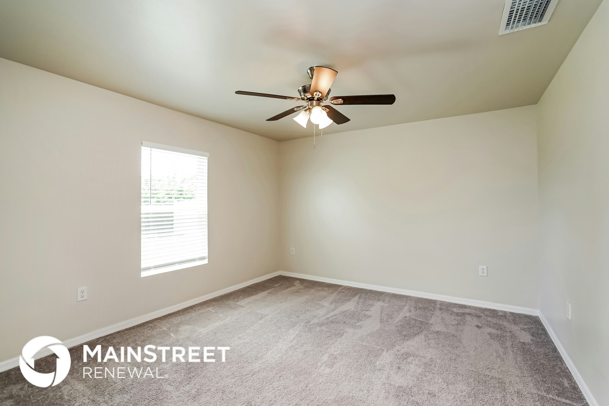 Building Photo - 4165 NE 9th Pl