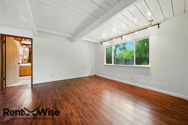 Building Photo - 2170 Clayton Dr