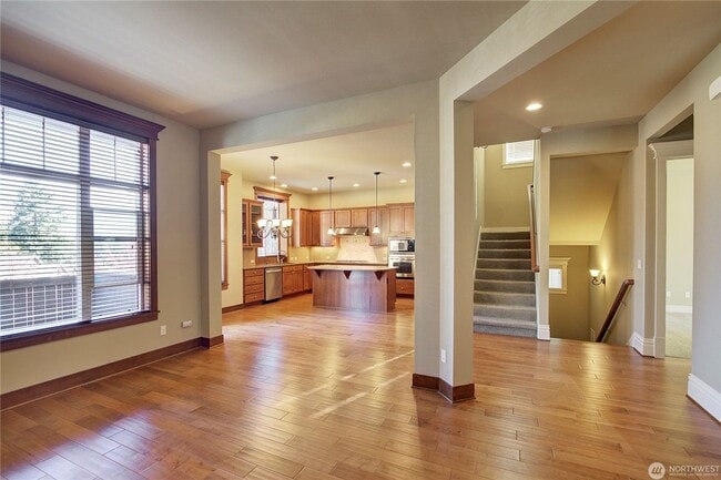 Building Photo - 3Bd/2.75Ba Issaquah Home