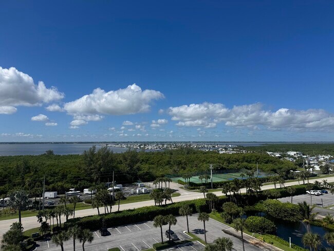 Building Photo - 9940 S Ocean Dr