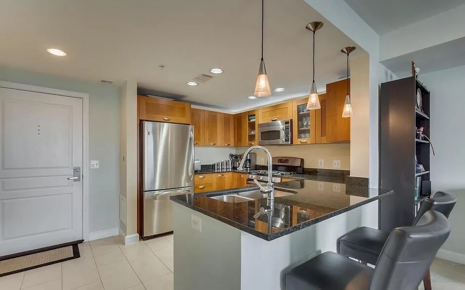 Building Photo - 2451 Midtown Ave