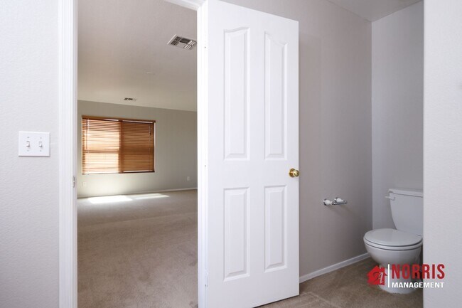 Building Photo - Beautiful Large Home in Casa Grande