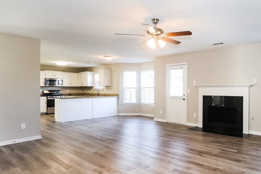 Building Photo - 3942 Rosebud Park Dr