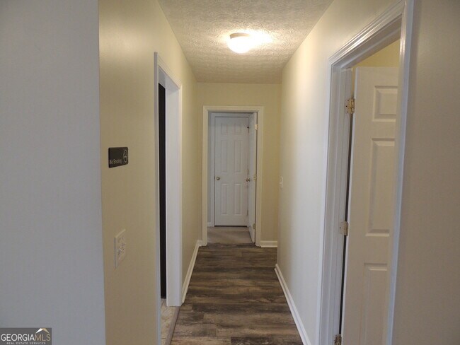 Building Photo - 70 Aspen Dr