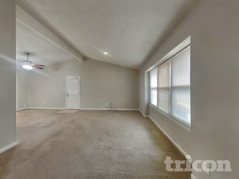 Building Photo - 103 Valley Rd