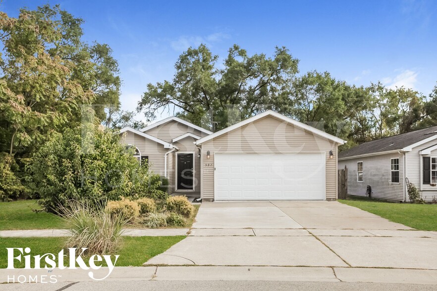 Primary Photo - 597 Diamond Loop