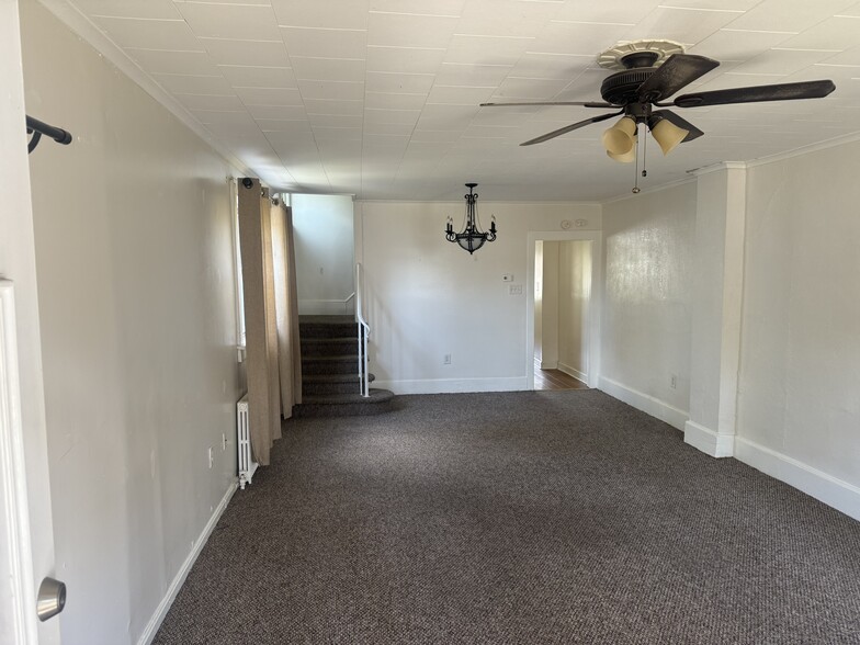 Building Photo - 133 W Vaughn St