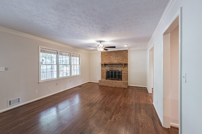 Building Photo - $500 OFF THE FIRST MONTH'S RENT WITH A LEASE SIGNED BY JULY 24TH!!!