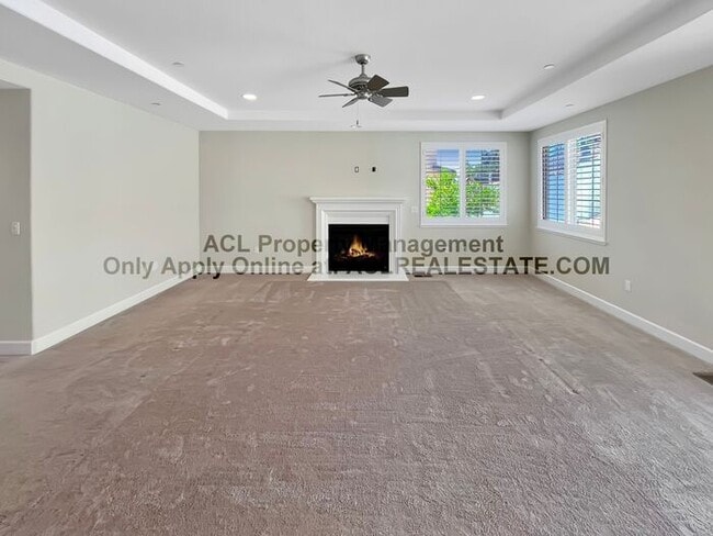 Building Photo - Beautiful 4 Bed / 3 Bath Home with Views —...