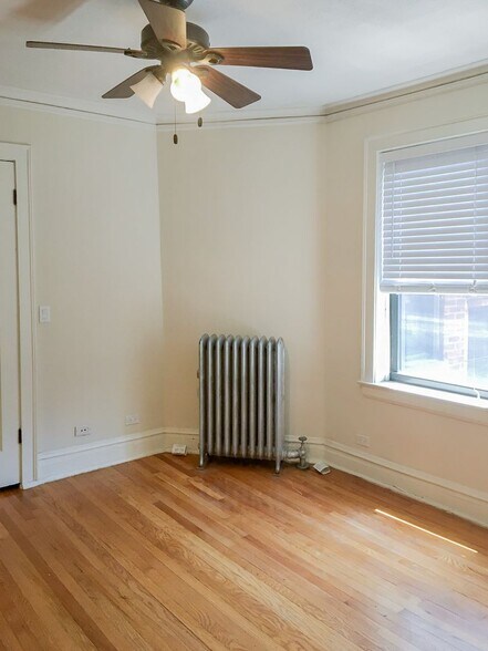 Building Photo - 4723 N Leavitt St